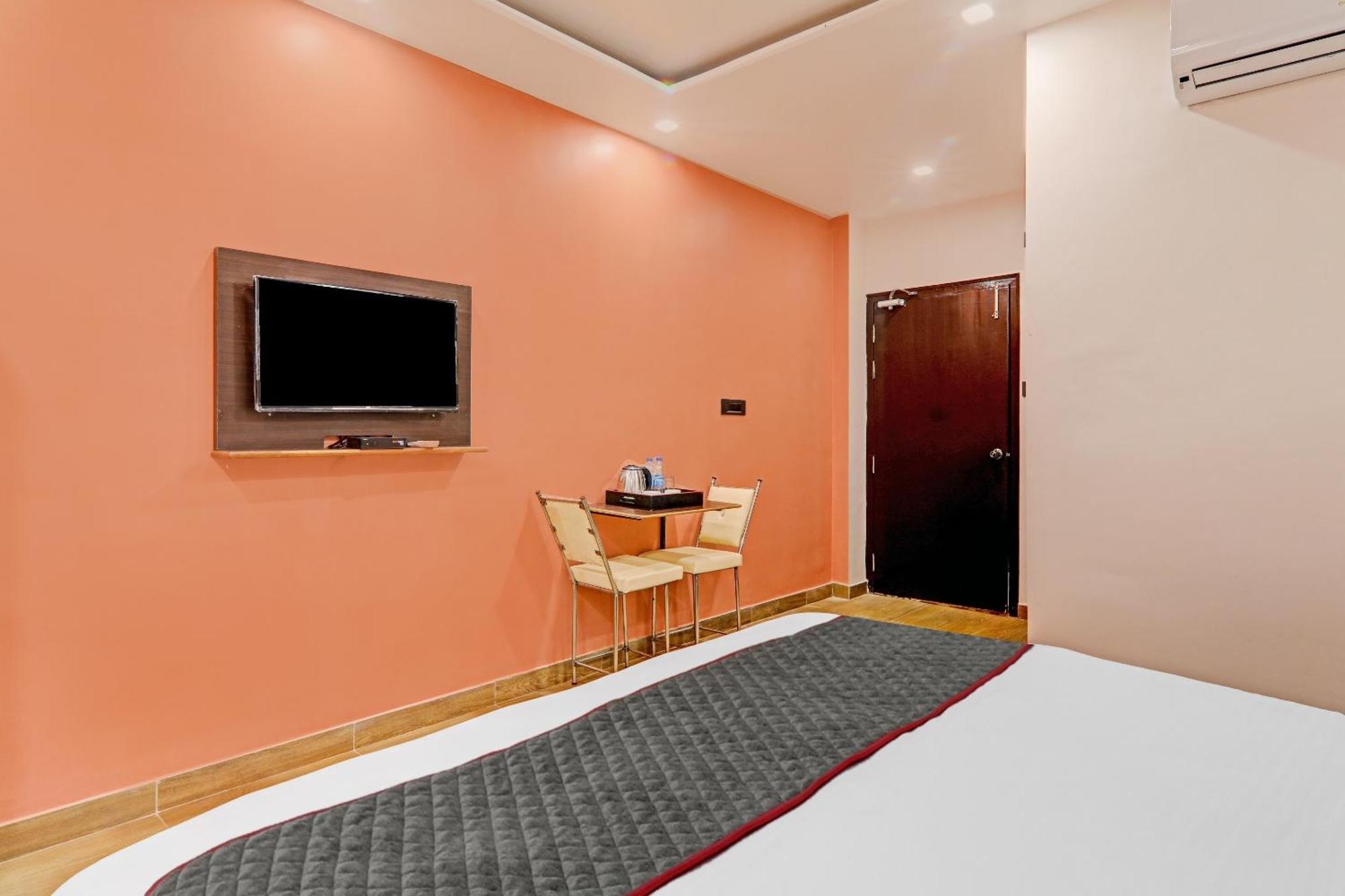 ホテル Super Townhouse Riddhi Residency ラクナウ エクステリア 写真