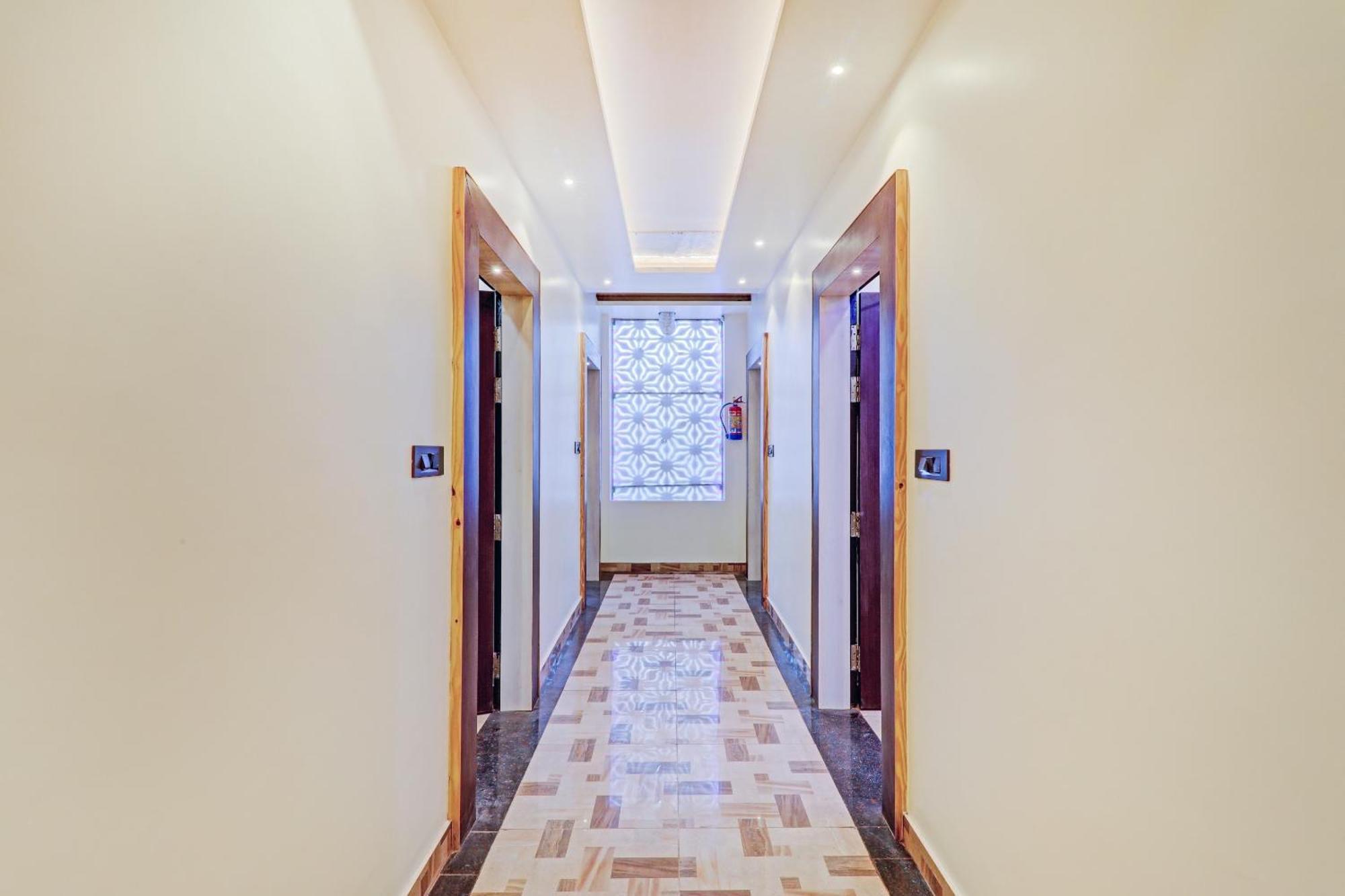ホテル Super Townhouse Riddhi Residency ラクナウ エクステリア 写真
