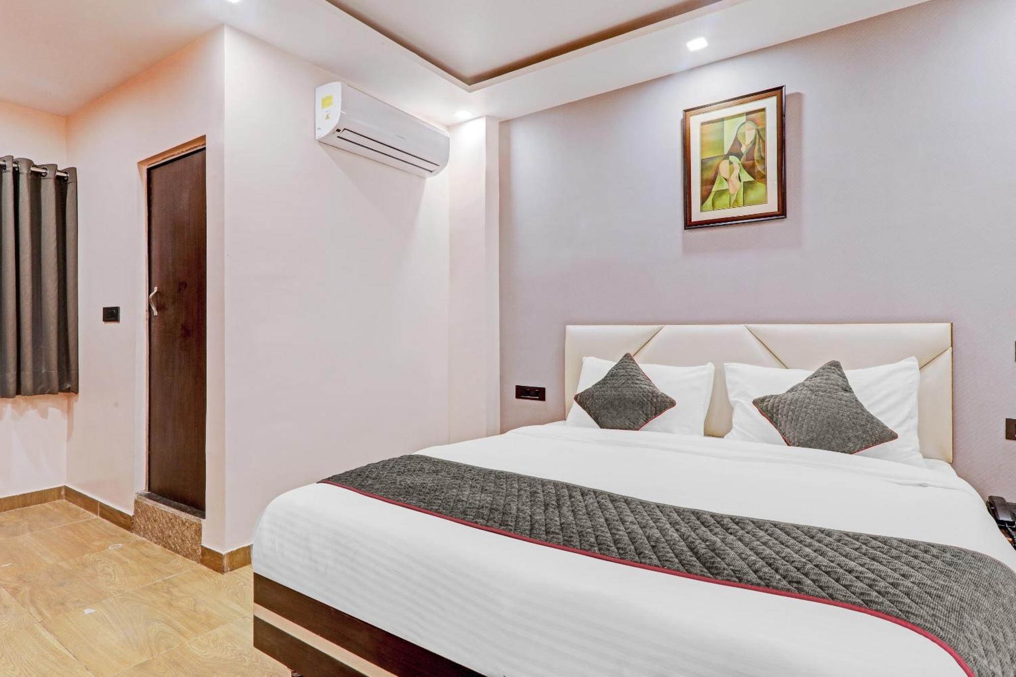 ホテル Super Townhouse Riddhi Residency ラクナウ エクステリア 写真