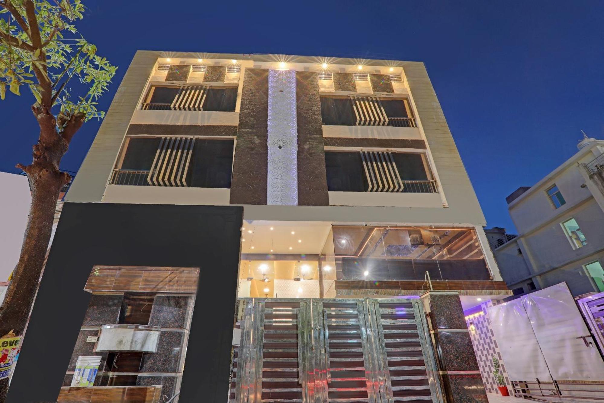 ホテル Super Townhouse Riddhi Residency ラクナウ エクステリア 写真